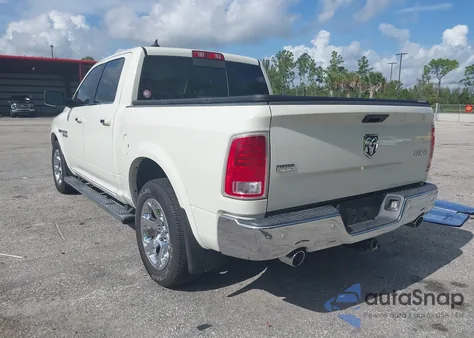 2018 Ram 1500 Laramie 4X4 5'7 Box z USA, uszkodzony, nr VIN 1C6RR7NM3JS252825